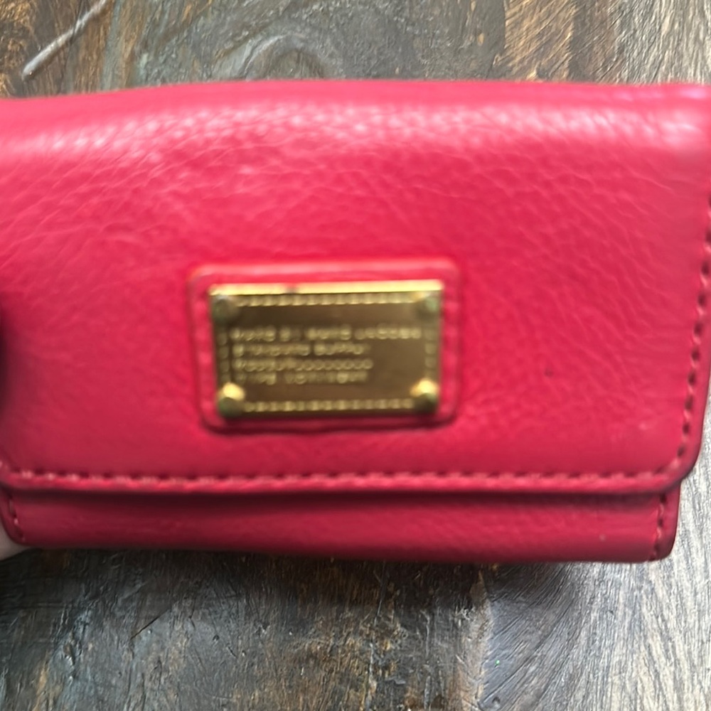 Marc Jacobs Pink Pebbled Leather Wallet with Gold Hardware - Picture 4 of 4